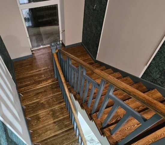 Лестница из Ясеня