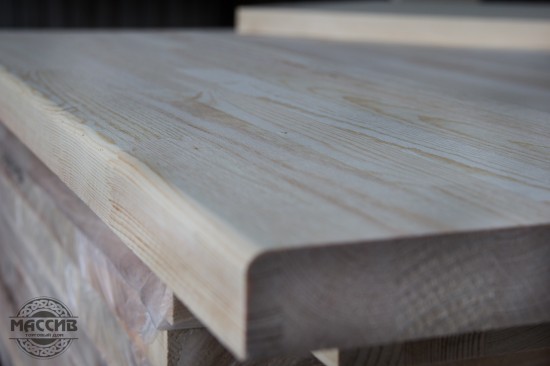 Площадка для лестницы. Сосна Цельноламельная АА 40*1200*1500