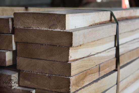 Доска столярная. Дуб. Длина 0,4-0,9 м, толщина 30 мм.