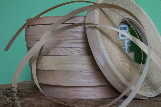 Кромка 19 мм из шпона ясень (с клеем)